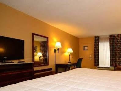 Quality I-10 Inn 3*